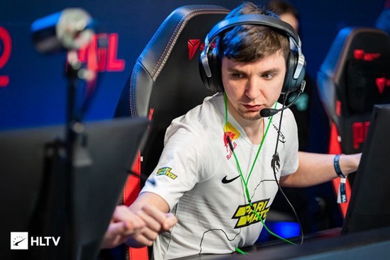 2025年第三季度全球PC出货量提升AI PC推动增长